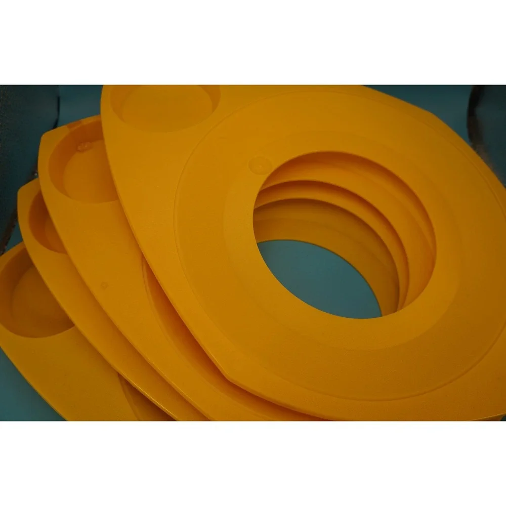 Yellow Plastic Party Plates with Cup Holder Set of 4 Tailgating BBQ Picnic